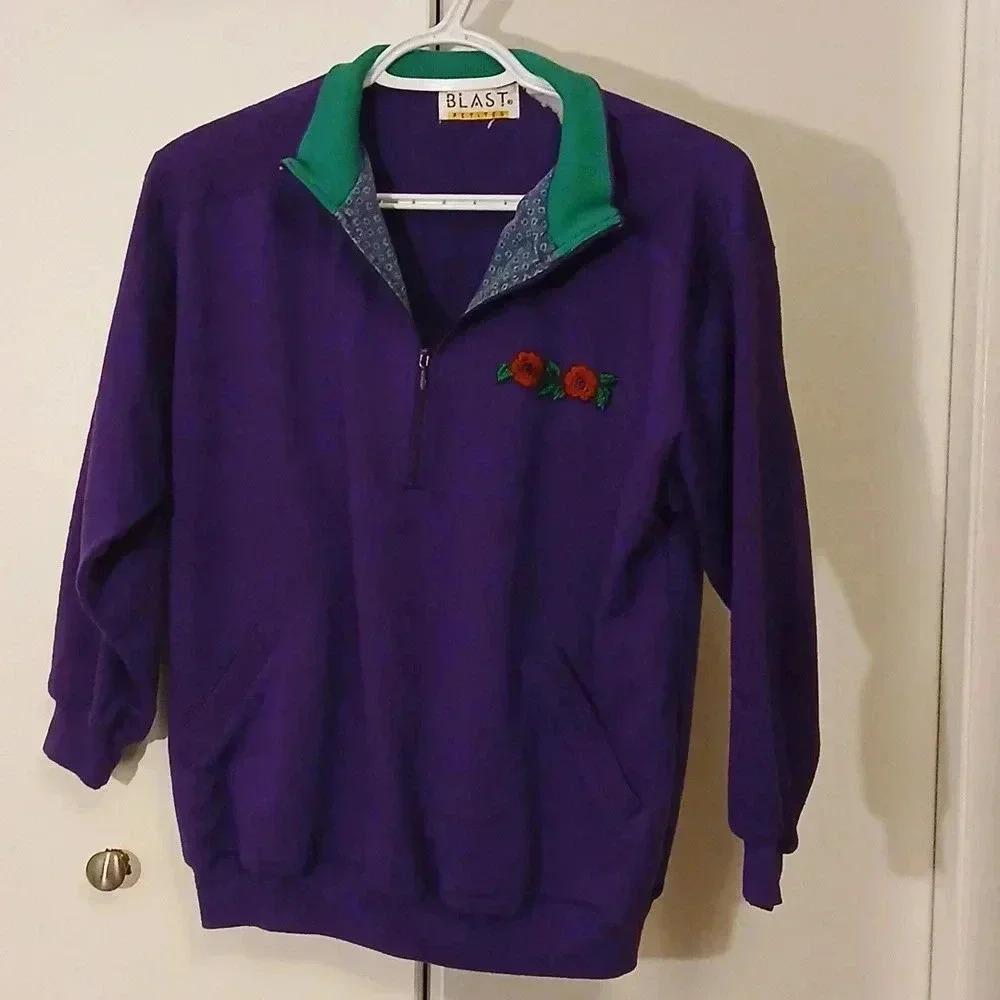 Vintage purple  sweater with rose applique